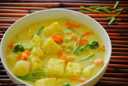 Yellow vegetable curry